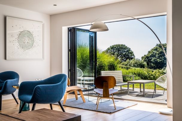 5 bedroom detached house to rent - Photo 1