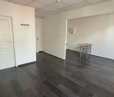 Location Appartement 1 pièce 31m² MONT DE MARSAN 40000 - Photo 1