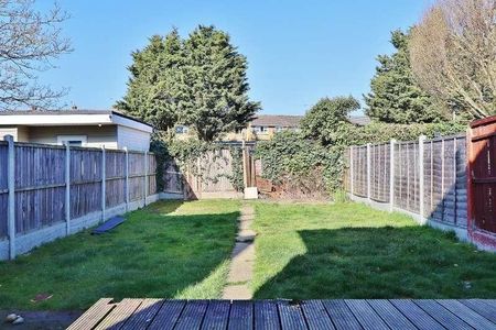 Carter Drive, Romford, RM5 - Photo 4