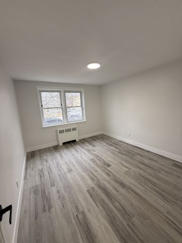 280 Blake Boulevard - 3 Ottawa ON K1L 6L7 - Photo 4