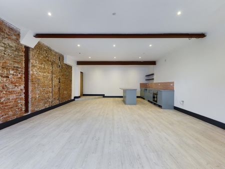 3 bedroom flat to rent - Photo 3