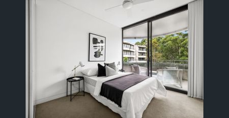 Generously spaced apartment with garden outlook - Photo 3