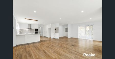 RARE FIND, IN THE HEART OF BERWICK! - Photo 2