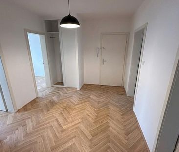 Kernsaniert in Hamburg Rahlstedt, 3 Zimmer, 80qm, mit Aufzug - Photo 2