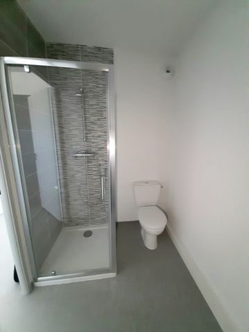 Location Appartement 1 pièce 18m² NIMES 30000 - Photo 5