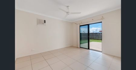 MODERN & SPACIOUS FAMILY HOME - Photo 3