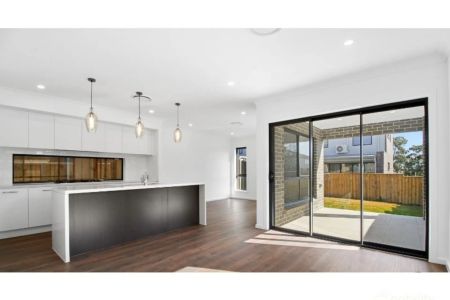 Contemporary Family Home with Versatile Open-Plan Living - Photo 3