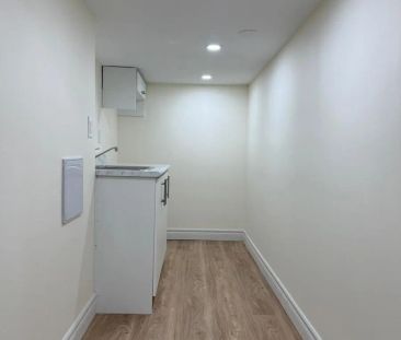 1 BURNSBOROUGH STREET - Photo 2