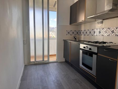 Location appartement Marseille 8ème (13008) - Photo 2