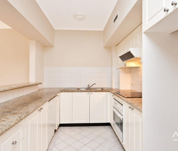 Charming Two-Bedroom Apartment with Balconies in a Leafy Dulwich Hill Setting - Photo 3