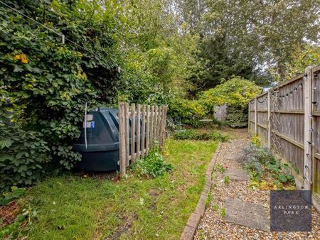 1 bedroom character property to rent - Photo 3