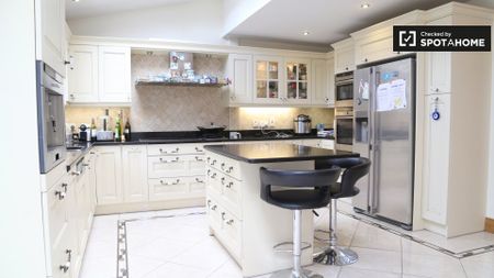 Cozy room in 5-bedroom houseshare in Castleknock, Dublin - Photo 5