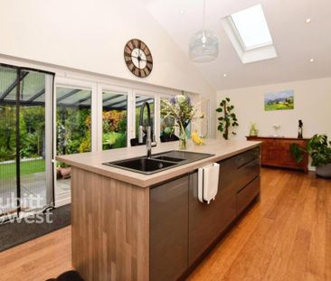 3 bedroom semi-detached bungalow to rent - Photo 5