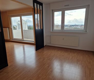 Location Appartement 4 pièces 81m² HUNINGUE 68330 - Photo 2