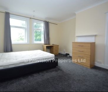 6 Bed Student Properties in Leeds - Photo 2