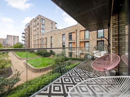 3 Bed Flat, Merlin Court, SE3 - Photo 3