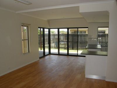 Spacious & Stylish in Proserpine! - Photo 2