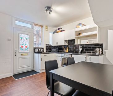 2 Bed Terraced House, Henley Road, LS13 - Photo 1