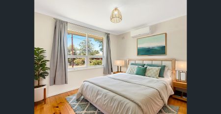 THREE BEDROOM FAMILY HOME IN LEAFY RIDGEHAVEN - Photo 4