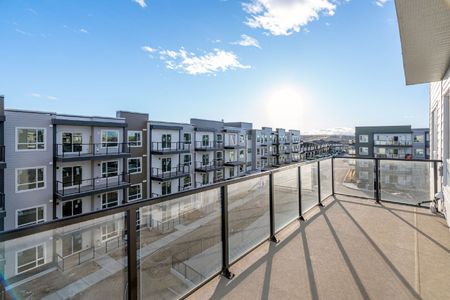 2412-33 Carringham Gate Nw - Photo 4