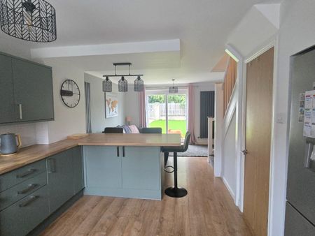 2 bedroom House To Let - Photo 5