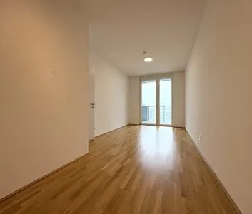 MARINA TOWER I 2 Zimmer Wohnung I Donau Blick - Photo 3