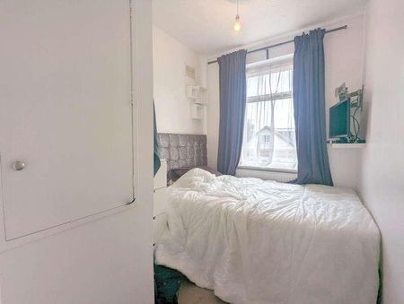 Gould Road, Bedfont, TW14 - Photo 4