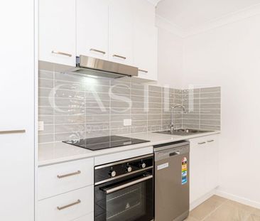 Modern One Bedroom Duplex - Photo 3