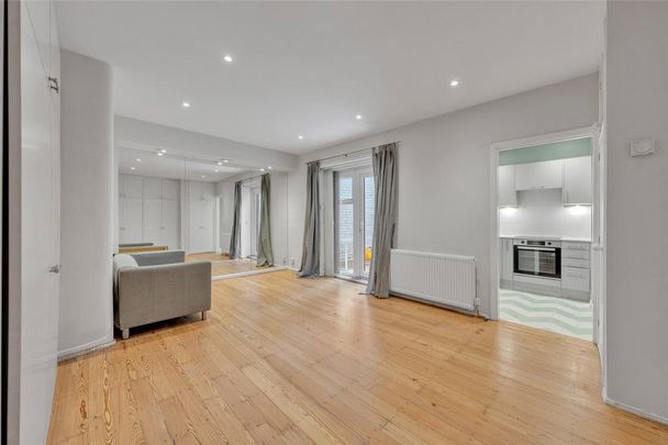 Studio to rent - Photo 1