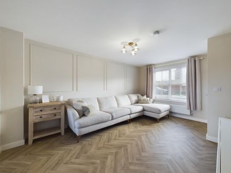 4 bedroom detached house to rent - Photo 4