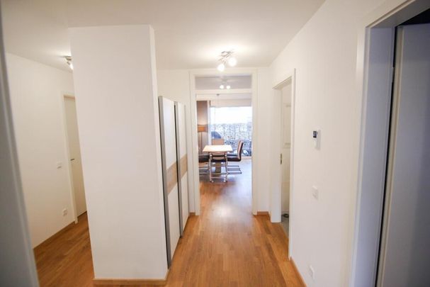 Innenstadtnah | Hochwertige 3-Zi.-EG-Wohnung mit Gartenanteil & überdachter Terrasse | 2 TG-Plätze - Foto 1