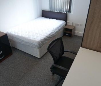 6 bedroom House To Rent - Photo 6