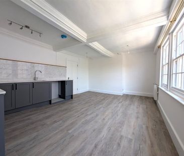 Fairfax Place, Dartmouth - Photo 2