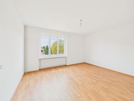 Charming 3.5 room apartment with sunny conservatory - Photo 2