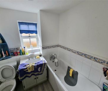 4 bedroom detached house to rent - Photo 2