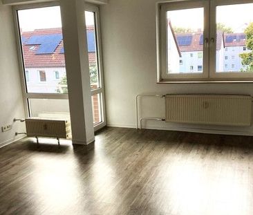 Gut geschnittene 4-Zimmer-Wohnung in zentraler Lage - Foto 1