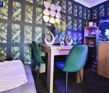2 bedroom Bungalow To Let Total Size: 678 SQ FT - Photo 3