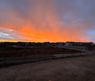 For Lease - 3210 Crystal Drive, Oakville, Ontario - Photo 2