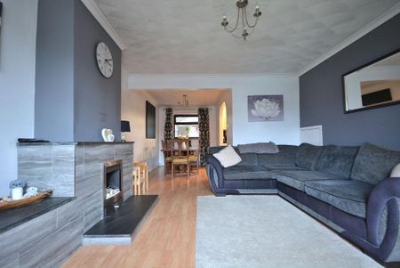 3 bedroom semi-detached house to rent - Photo 2