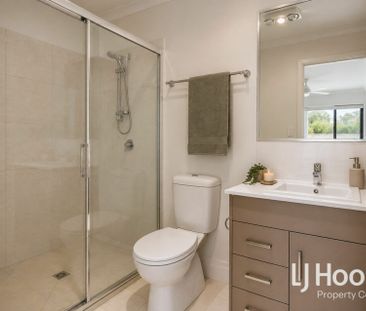 Lovely Townhouse Close to Schools! - Photo 2