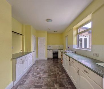 3 bedroom semi-detached house to rent - Photo 6