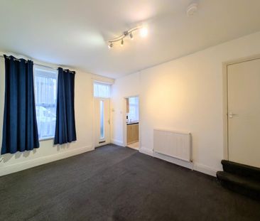 2 bedroom end of terrace house to rent - Photo 1