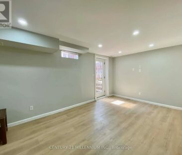248 HOWARD CRESCENT - Photo 4