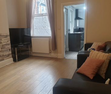 4 bedroom terraced house to rent - Photo 5