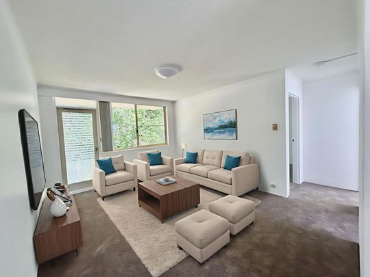 Light filled apartment - Photo 1