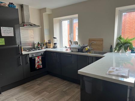 1 bedroom flat to rent - Photo 4