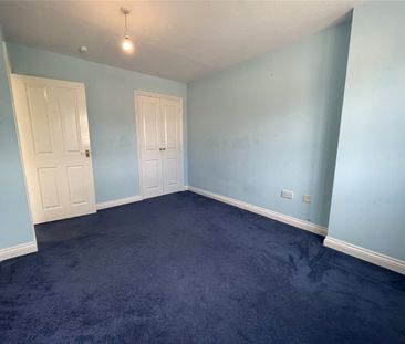 Detached 4 bedroom house in popular Dunstan Park. **AVAILABLE FOR A... - Photo 4