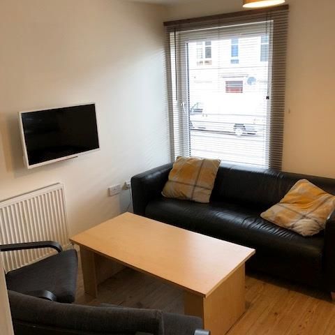 4 Bed Flat, Sunnybank Place, AB24 - Photo 1