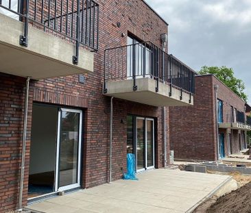 <h1 class="md:text-xl md:leading-6 mt-4 md:mt-10 lg:mb-6 mb-3 text-... - Photo 4