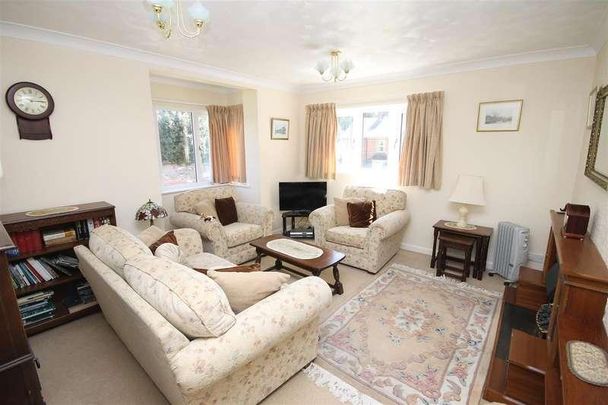 Carisbrooke High Street, Newport, PO30 - Photo 1